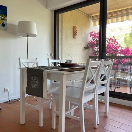 Le Nais - Proche Centre - Parking - Wifi